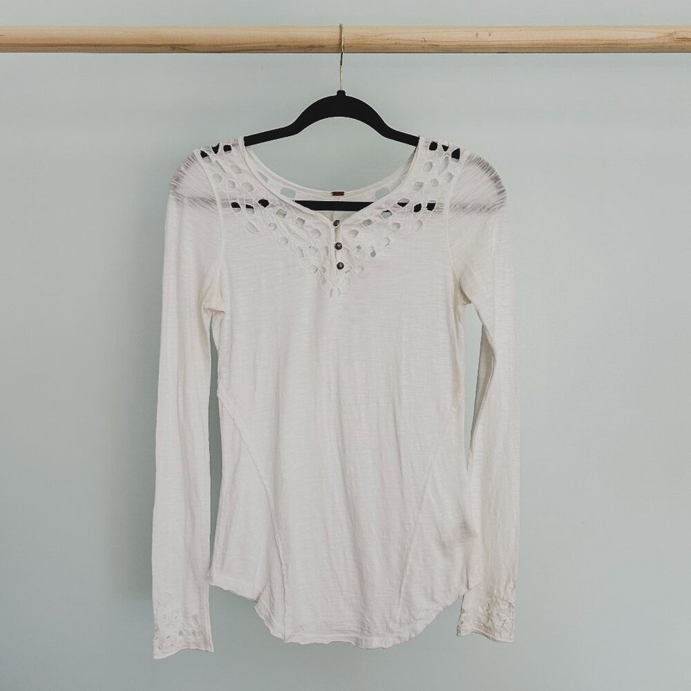 Free People Women's XS Ivory Shirt Cutout Lace Buttons Long Sleeve Tee